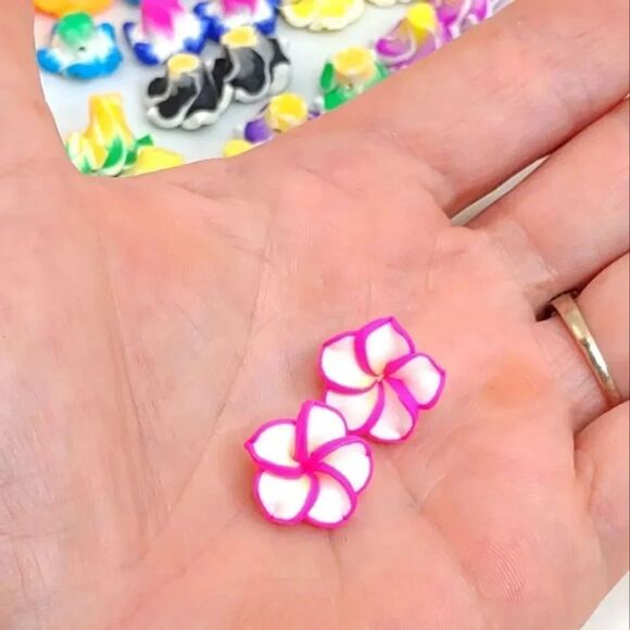 Hawaiian Flower 15mm Mixed Polymer Clay Flower Spacer Loose Beads Lot of 24 - Picture 9 of 10